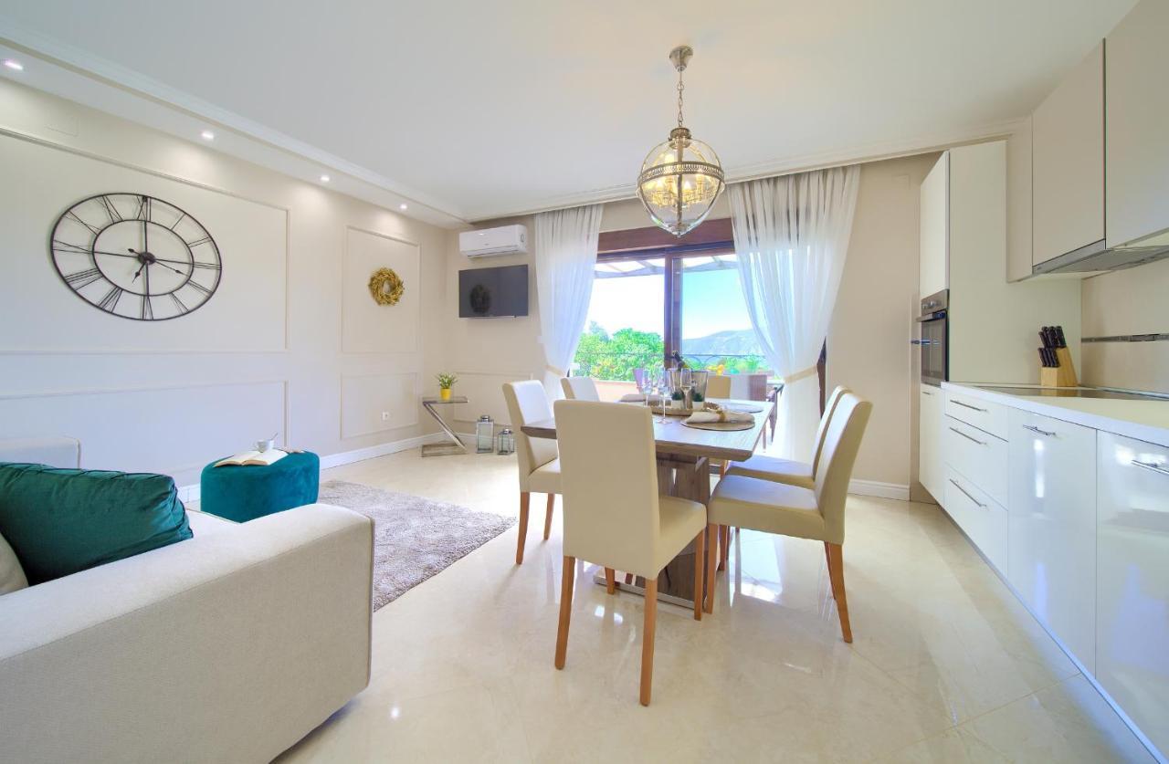 Luxury Apartments Villa Stina Pinezići Extérieur photo