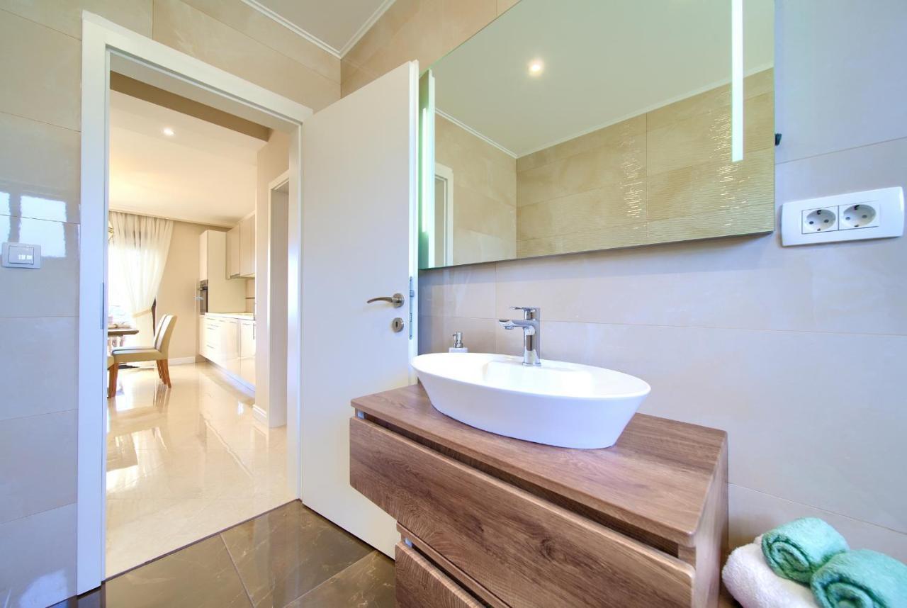 Luxury Apartments Villa Stina Pinezići Extérieur photo